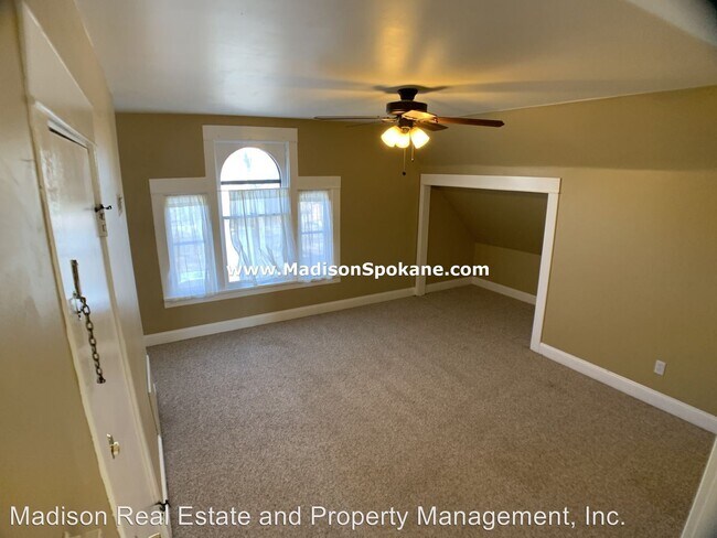 Building Photo - 1215 W Spofford Ave