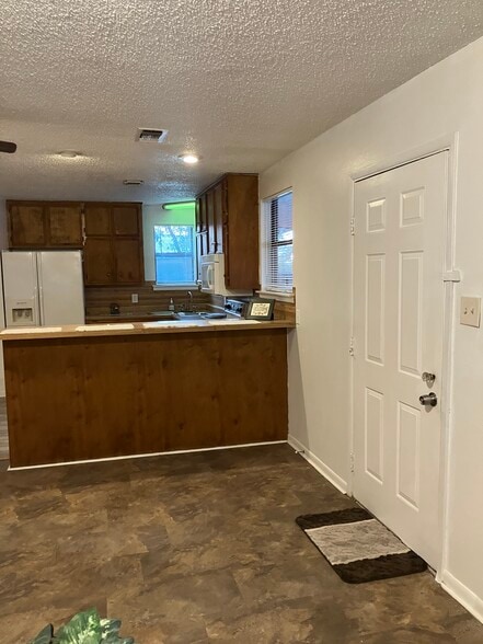 Building Photo - 20681 FM306