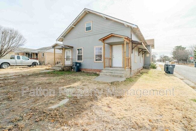 Building Photo - 1111 SW 13th Ave