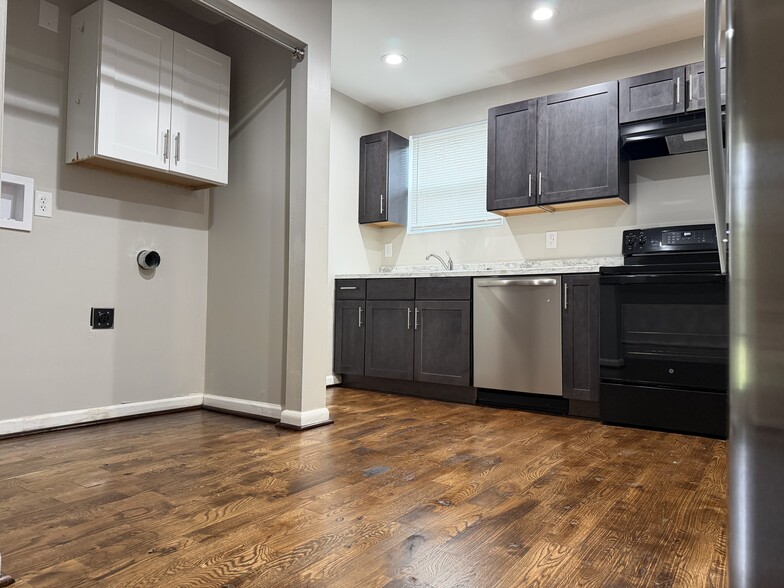 Building Photo - 433 Bridle Trace Dr