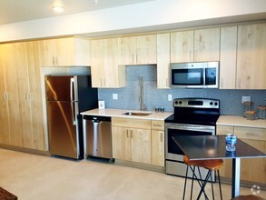 Building Photo - Brooklyn Yard - Stylish, Green Living!