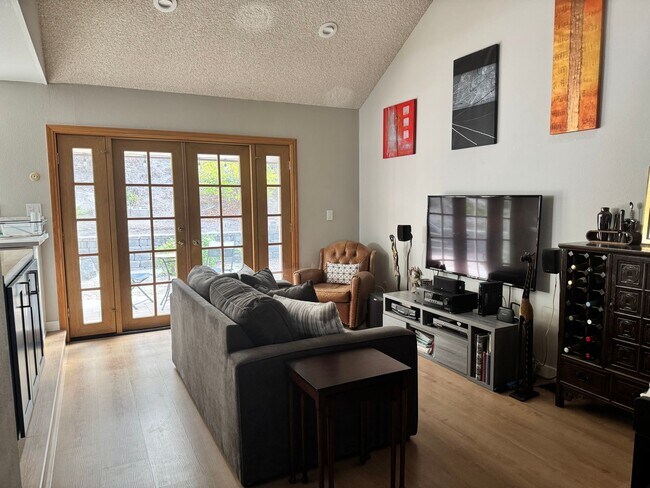 Building Photo - Beautiful 3-Bedroom + Loft Home in Desirab...