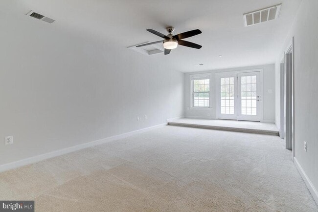 Building Photo - 2740 Prospect Hill Dr