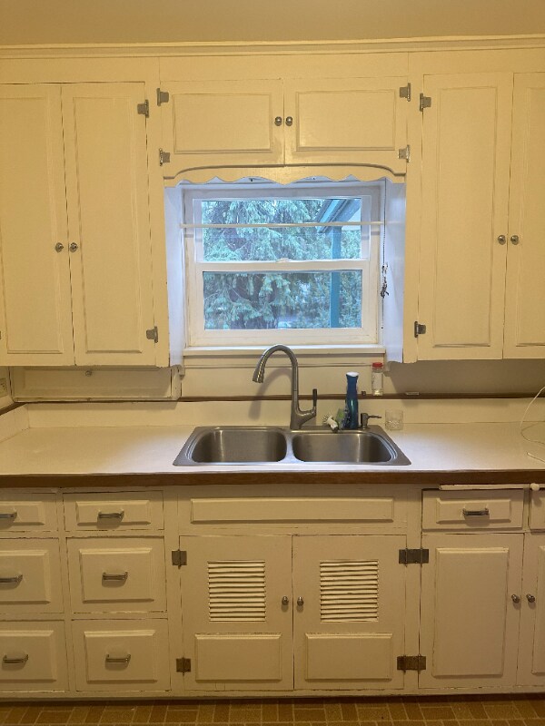 Building Photo - 206 S Madison St