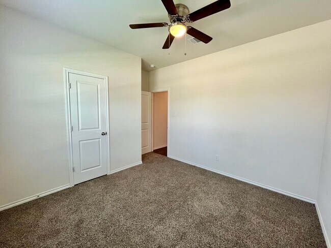 Building Photo - 2304 Lattimore St