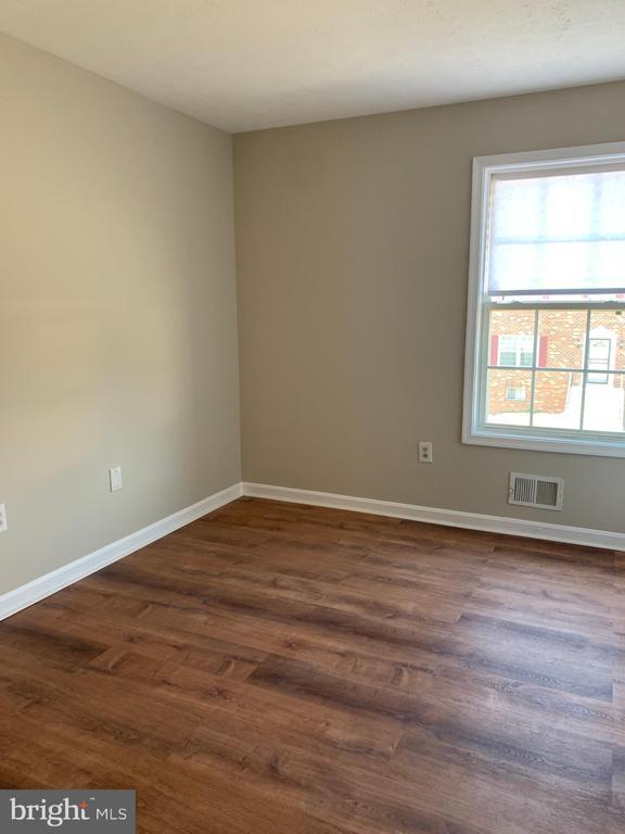 Building Photo - 12118 Birchview Dr