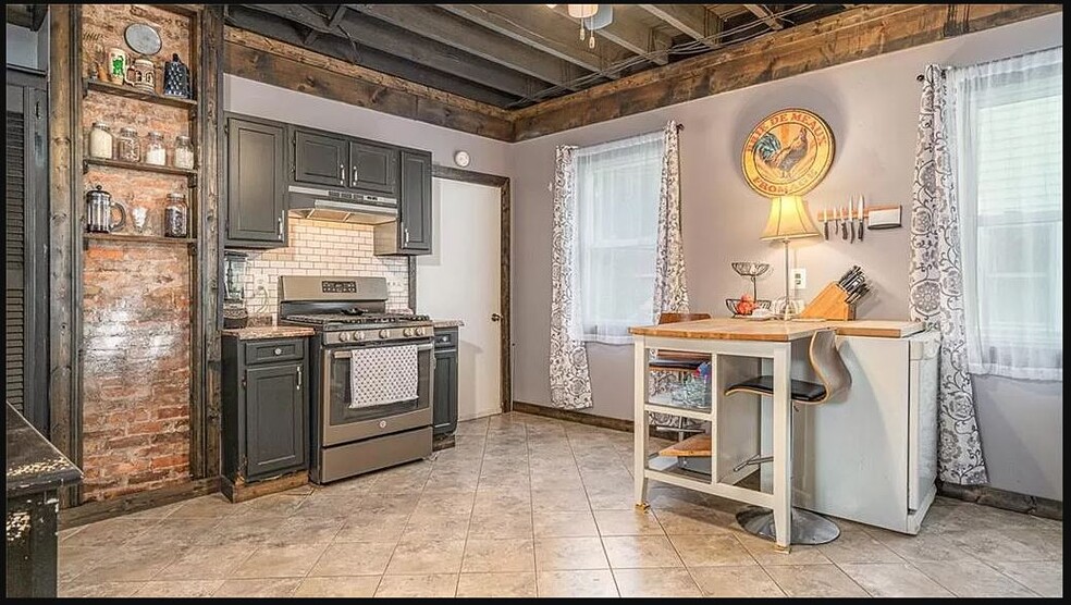 Kitchen - 16 Oakland St