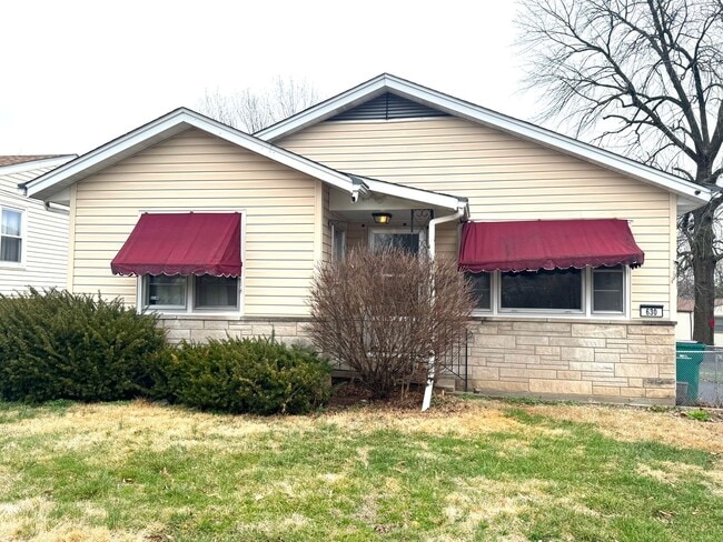 Building Photo - 2 Bed 1 Bath in WEBSTER GROVES w/ Fenced Yard