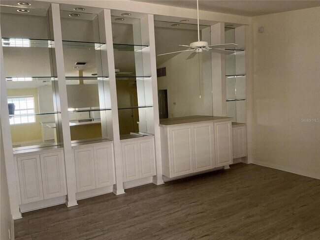 Building Photo - 8004 Camminare Dr