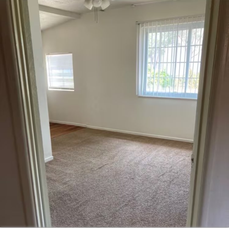 Building Photo - 4640 Clairemont Dr