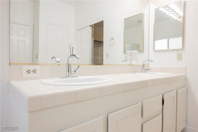 Building Photo - 7829 Ben Hogan Dr