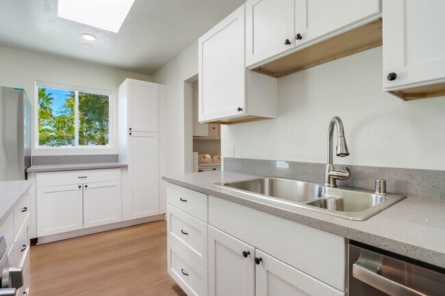 Building Photo - Charming & Upgraded San Marcos Home with P...