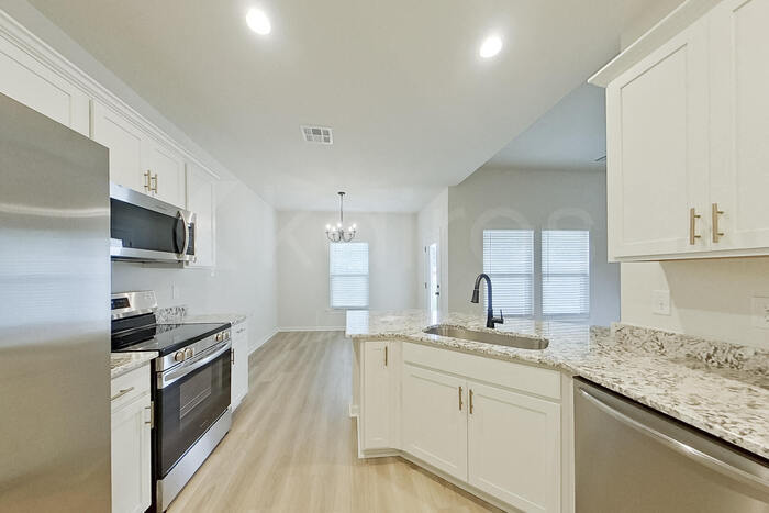 Building Photo - 210 Peppercorn Wy