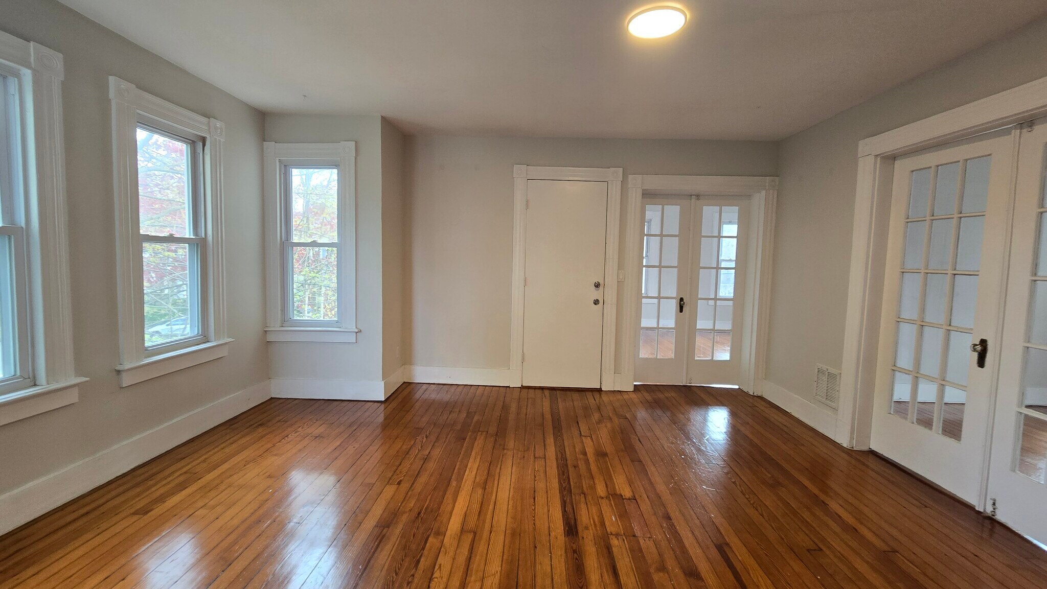 Building Photo - 41 Willard St