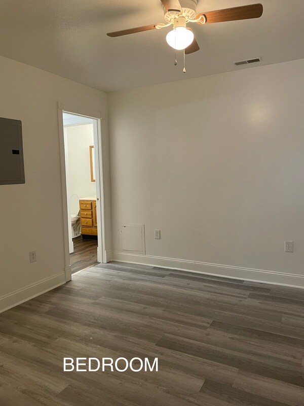 Building Photo - 231 E 13th St