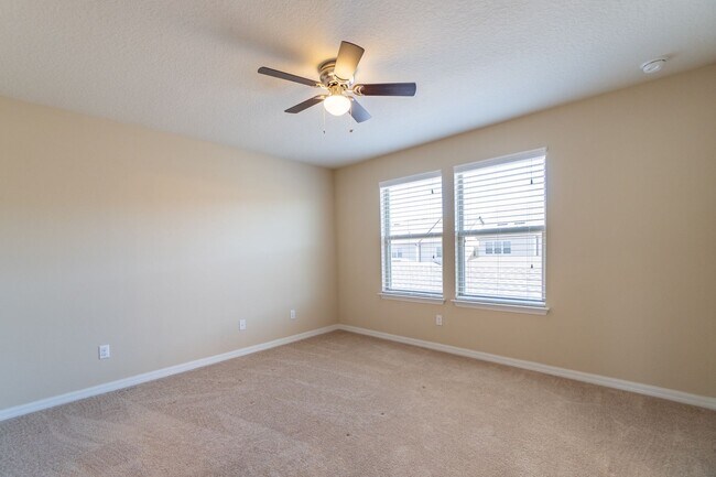 Building Photo - Beautiful Energy Efficient 3/2.5 Townhome ...