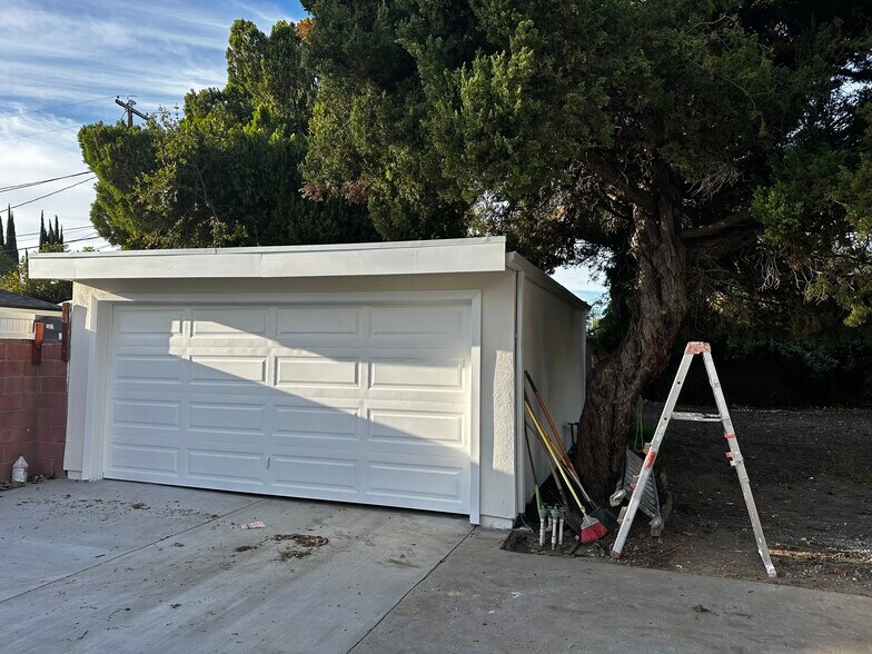 Building Photo - 20315 Hamlin St