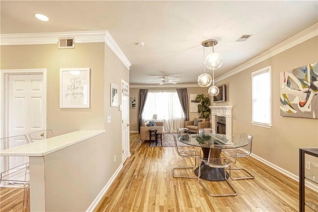 Building Photo - 83 Richmond St SE