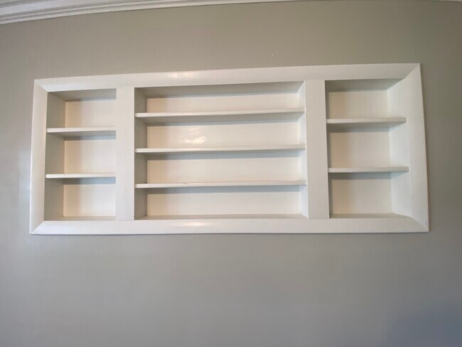 Building Photo - 1622 McCullough Ave NE