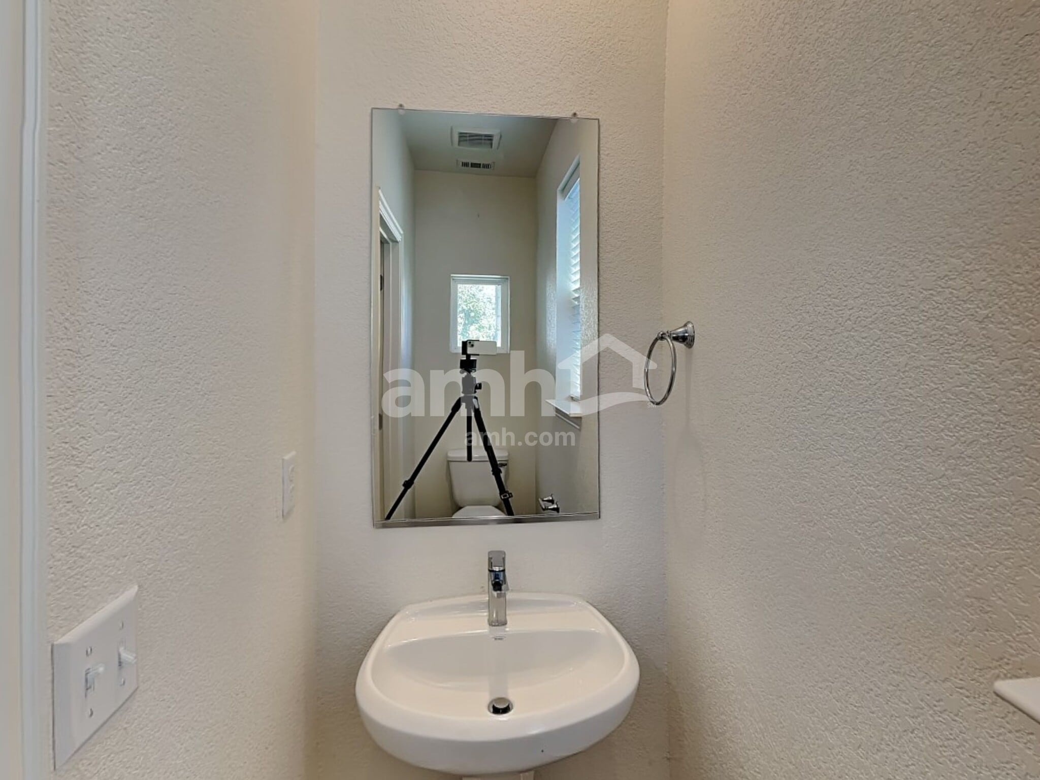 Building Photo - 2726 Wolfcreek