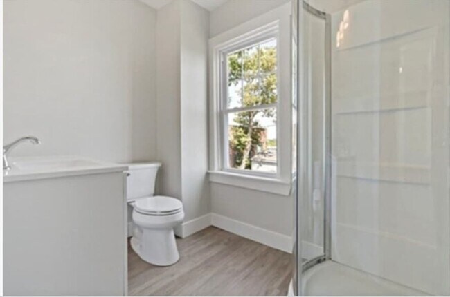 Building Photo - 1540 Purchase St