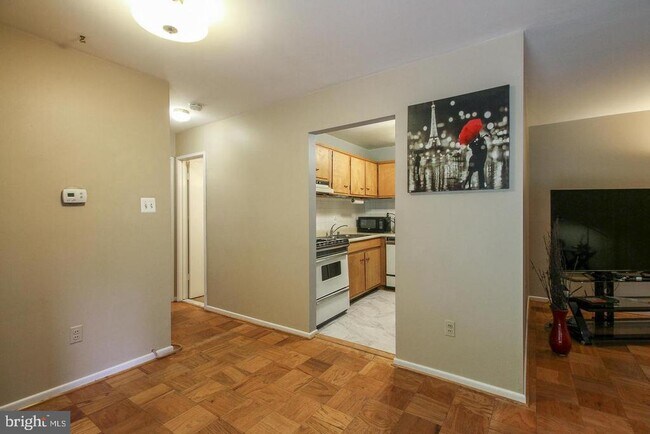 Building Photo - 10028 Fair Wds Dr
