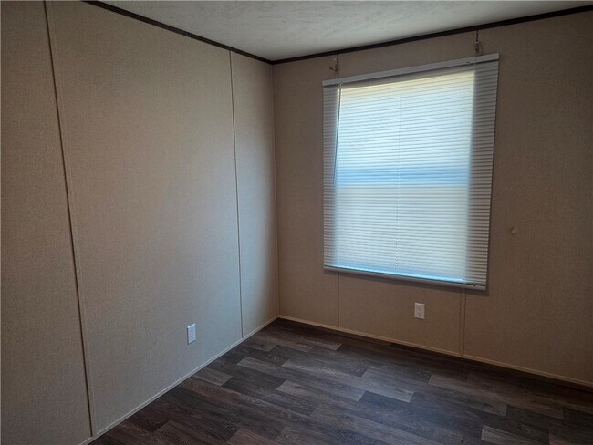 Building Photo - 1775 Sea Creek Dr