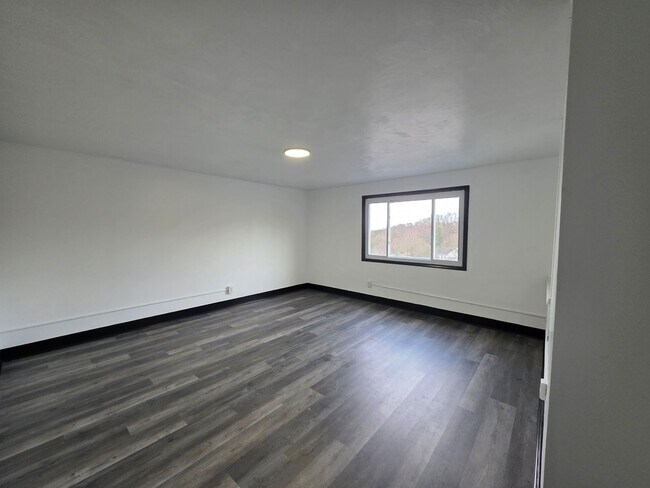 Building Photo - Newly Updated 2 bedroom 1 Bath House for rent!