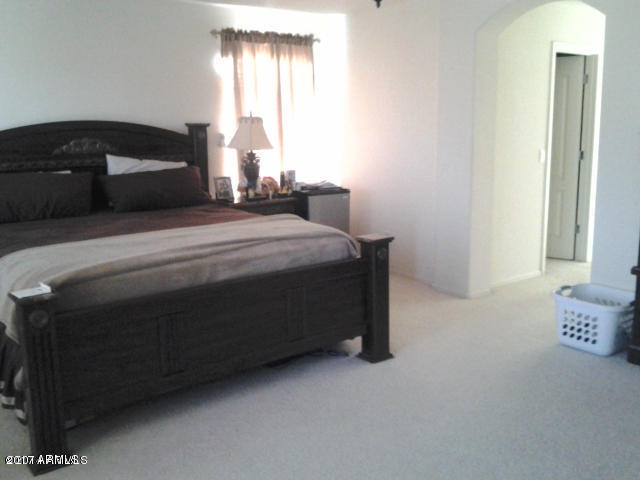 Building Photo - 9013 W Kirby Ave