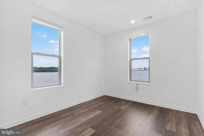Building Photo - 3212 Evergreen Walk