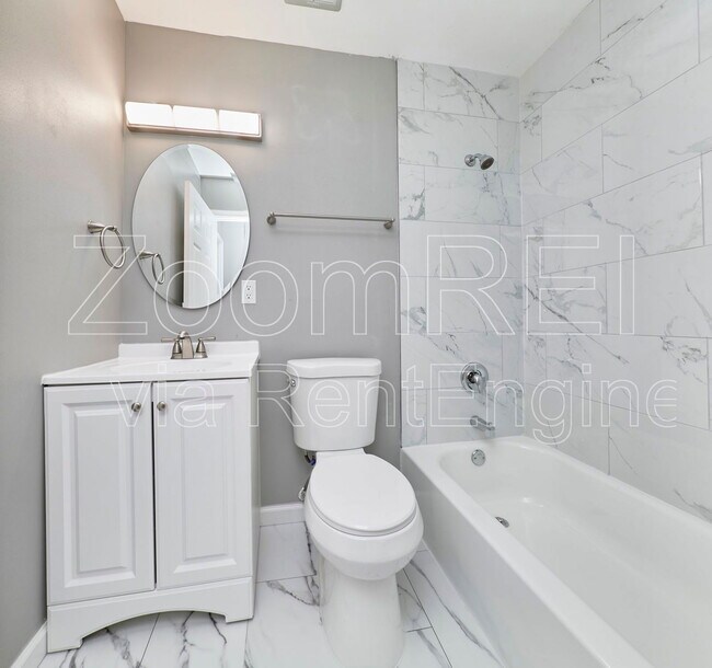 Building Photo - 2400 E Humes Ln