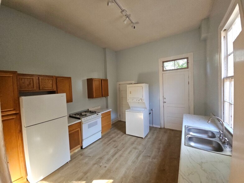 Building Photo - 2922 Dumaine St
