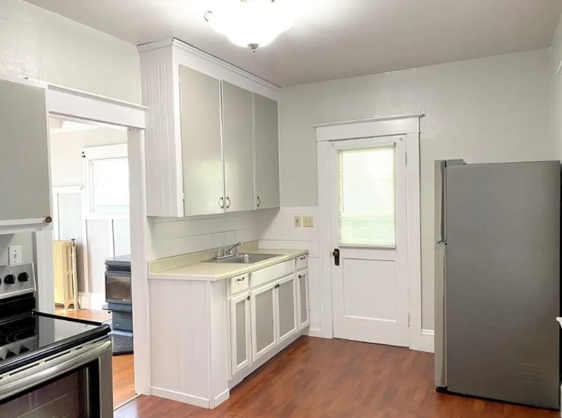 Building Photo - 58 Elm St