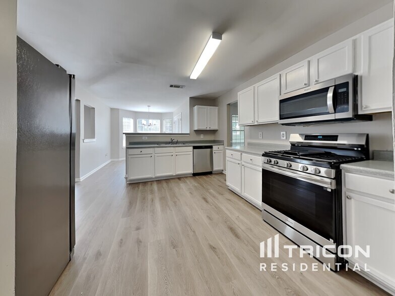 Building Photo - 6955 Pompas Ct