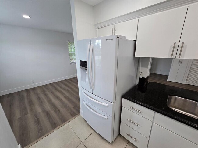 Building Photo - 8886 SW 3rd St