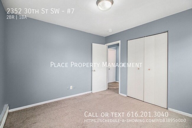 Building Photo - 2352 30th St SW #7 - 2 Bed/1 Bath Lower Ap...