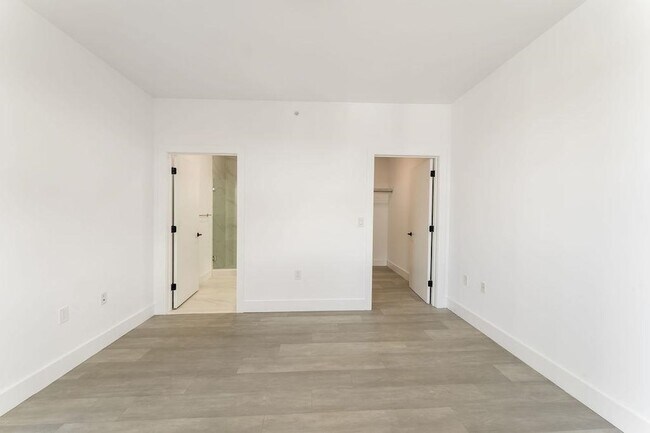 Building Photo - 43-45 W 32nd ST Unit 501