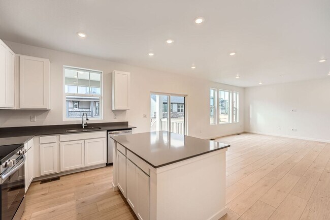 Building Photo - ALMOST BRAND NEW exquisite 3bd home in Harvest Ridge community