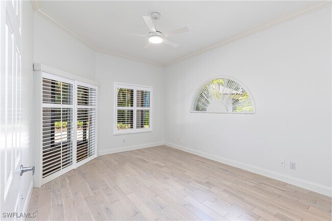 Building Photo - 7106 Lone Oak Blvd