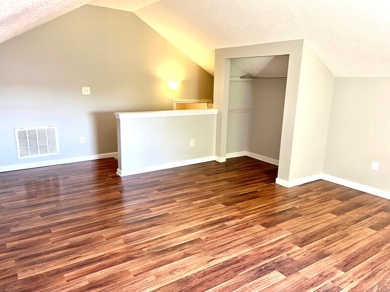 Building Photo - 2317 Lonan Ct