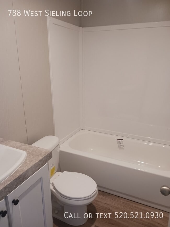 Building Photo - 788 W Sieling Loop