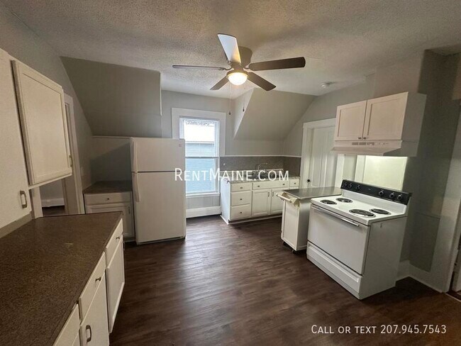 Building Photo - 439 Fourth St. Apt.