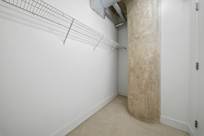 Building Photo - 9 Medford St