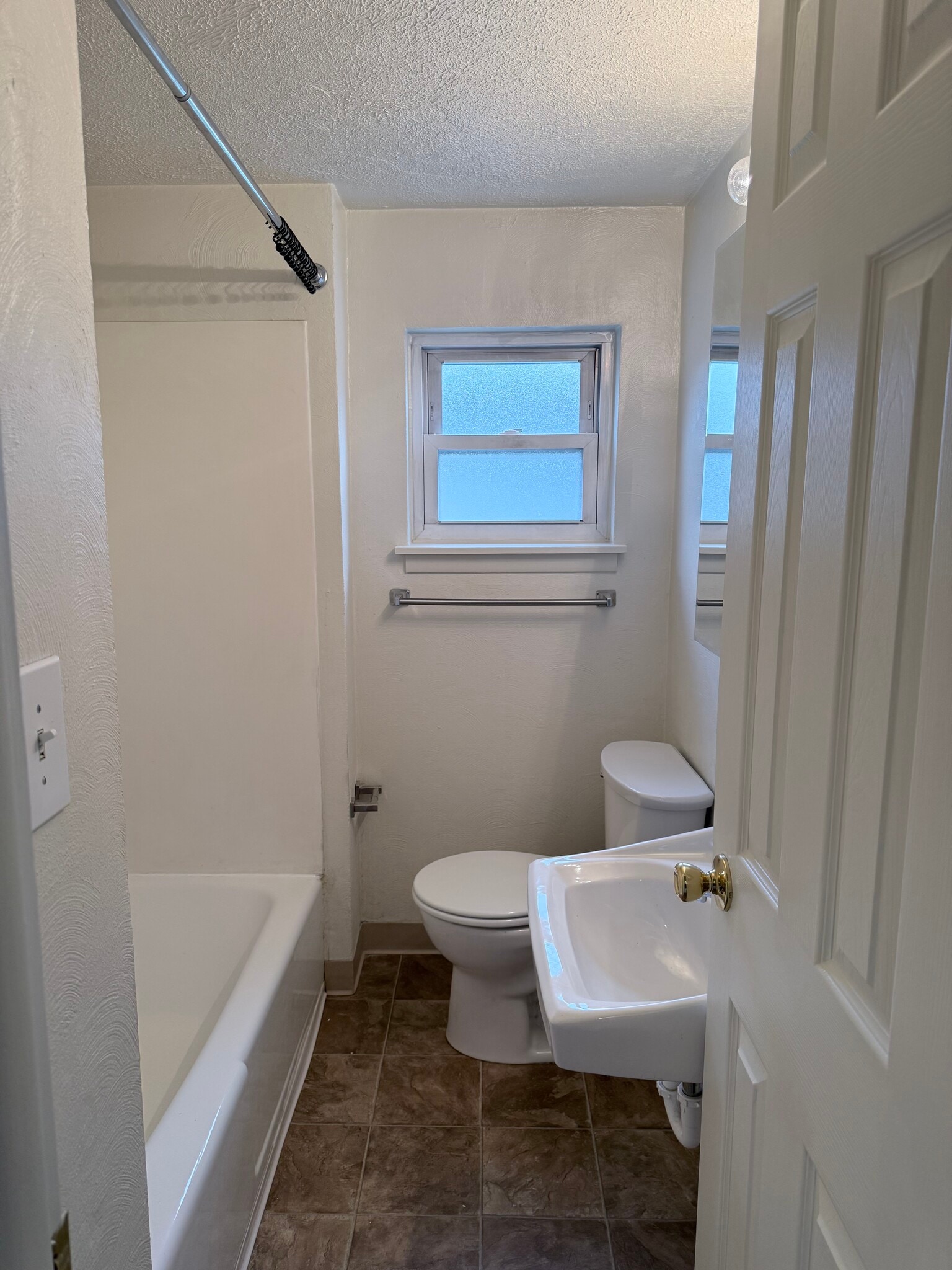 Building Photo - 1401 Elm St