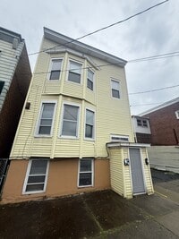 Building Photo - 292 Catherine St