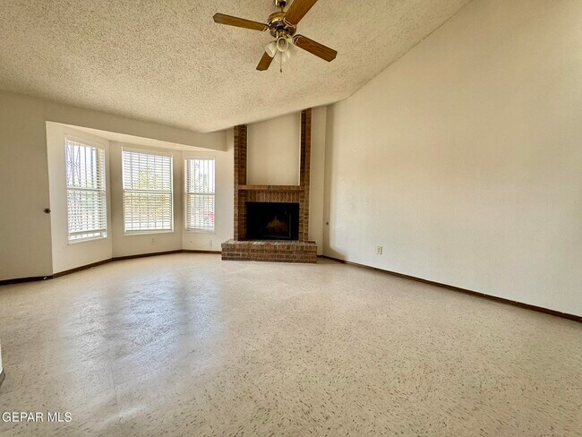 Building Photo - 11357 Lake Erie Dr