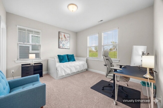 Building Photo - Fully Furnished 3BR Retreat in Riverwalk | Office + Screened Patio