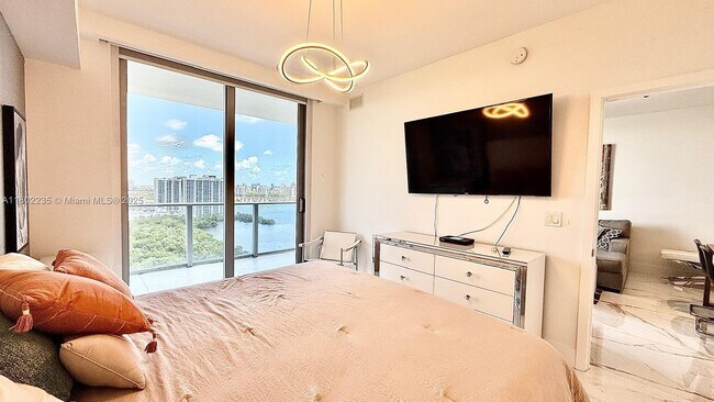 Building Photo - 16385 Biscayne Blvd