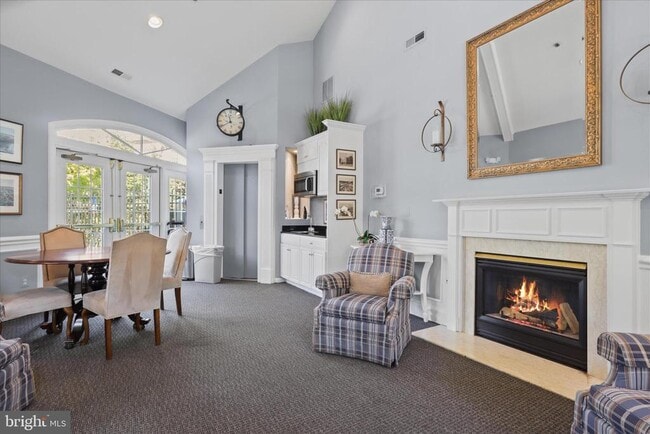 Building Photo - 308 S Fayette St