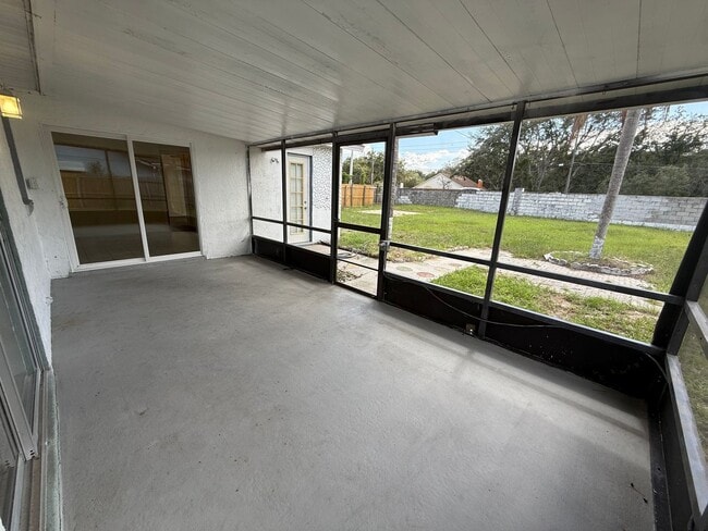 Building Photo - 4712 Dandelion Dr